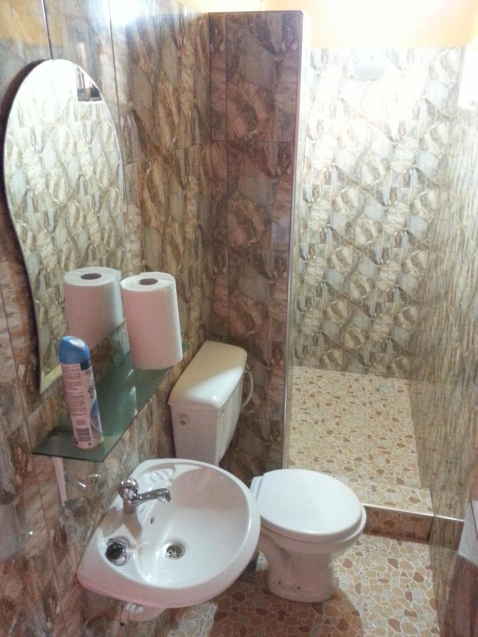 Hotel Golden Lilies Kokrobite Exterior foto